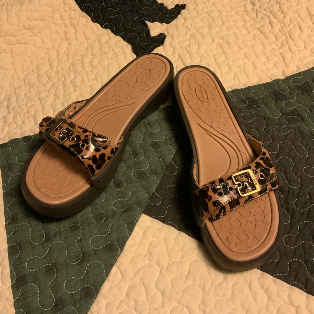 Dr. Scholl’s Rock On Sandal in Brown Leopard